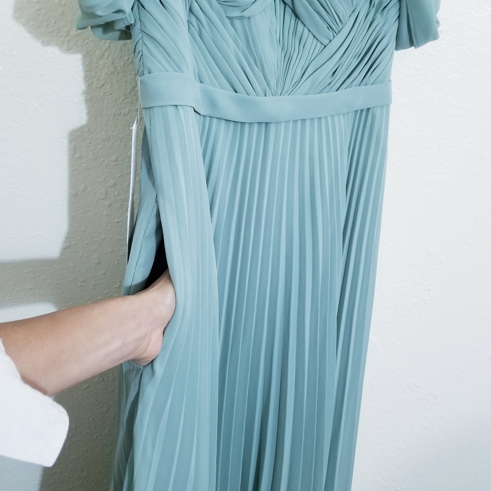 Elegant Gown With Pockets - Picture 15 of 16